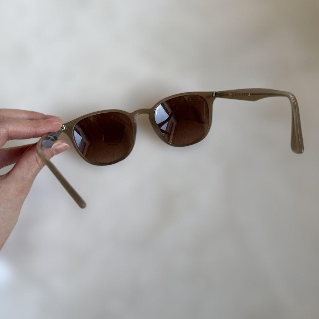 う*ん様 本体のみの為値引き交渉あり、Ray-Ban RB4259F ベージュ