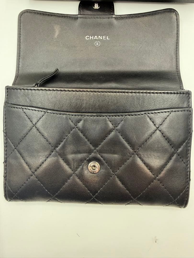 CHANEL シャネル マトラッセ ココマーク 2つ折財布 レザー ブラック 黒