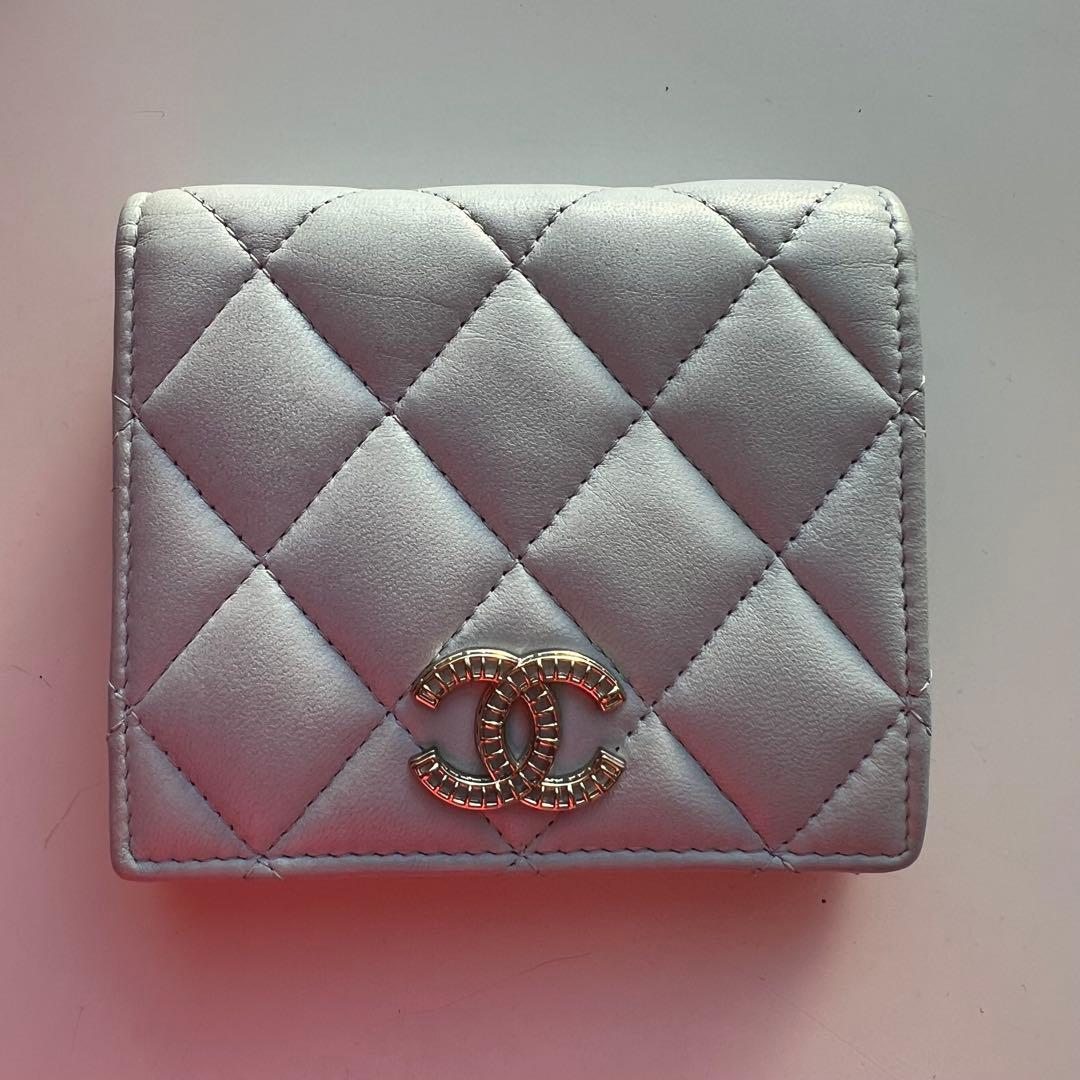 シャネル CHANEL ラムスキン ン マトラッセ 二つ折り財布 コンパクト財布