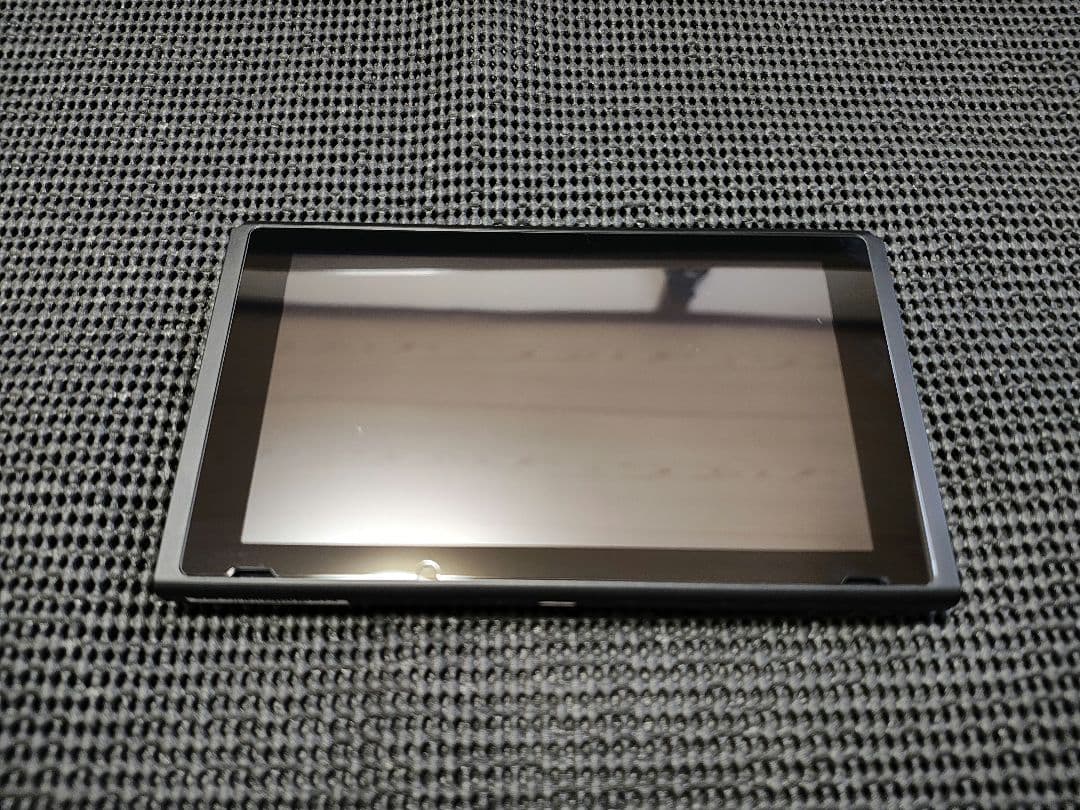 2 美品　NintendoSwitch　ニンテンドースイッチ　本体　2024年製