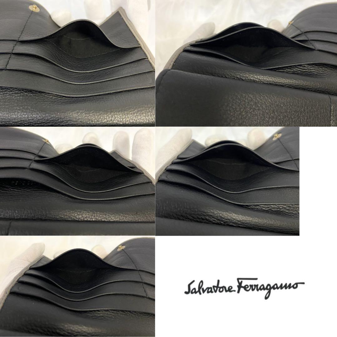【良品】Salvatore Ferragamo 二つ折り財布 ネイビー 金 金具