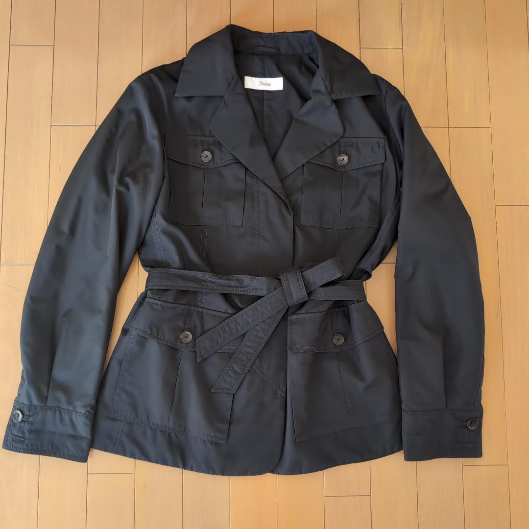 美品 HERNO ヘルノ 軽量ナイロンコート 44(L相当) 黒 n45