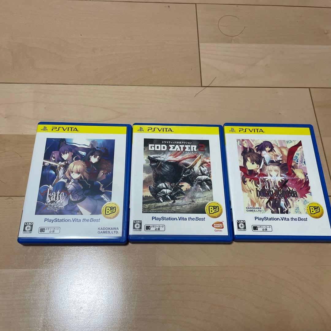 PS Vita本体＋ゲームカセット3個セット