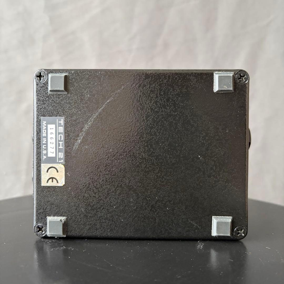 箱付き Tech 21 SansAmp Bass D DI 前期