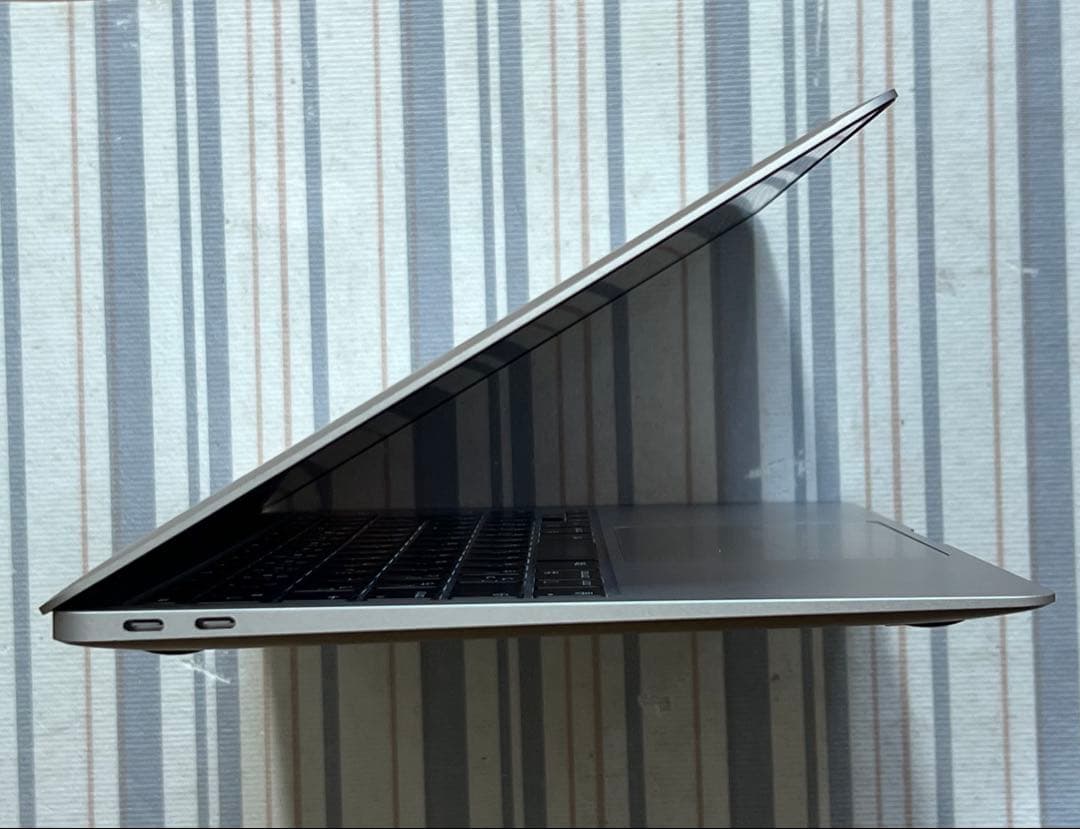 訳品MacBook Air 13インチ M1 8GB/512GB