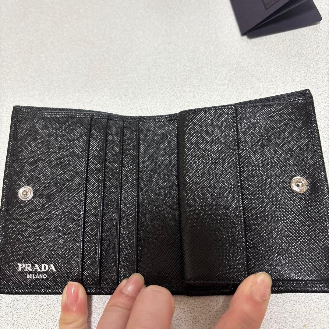 PRADA 二つ折り　サフィアーノ　コンパクトウォレット