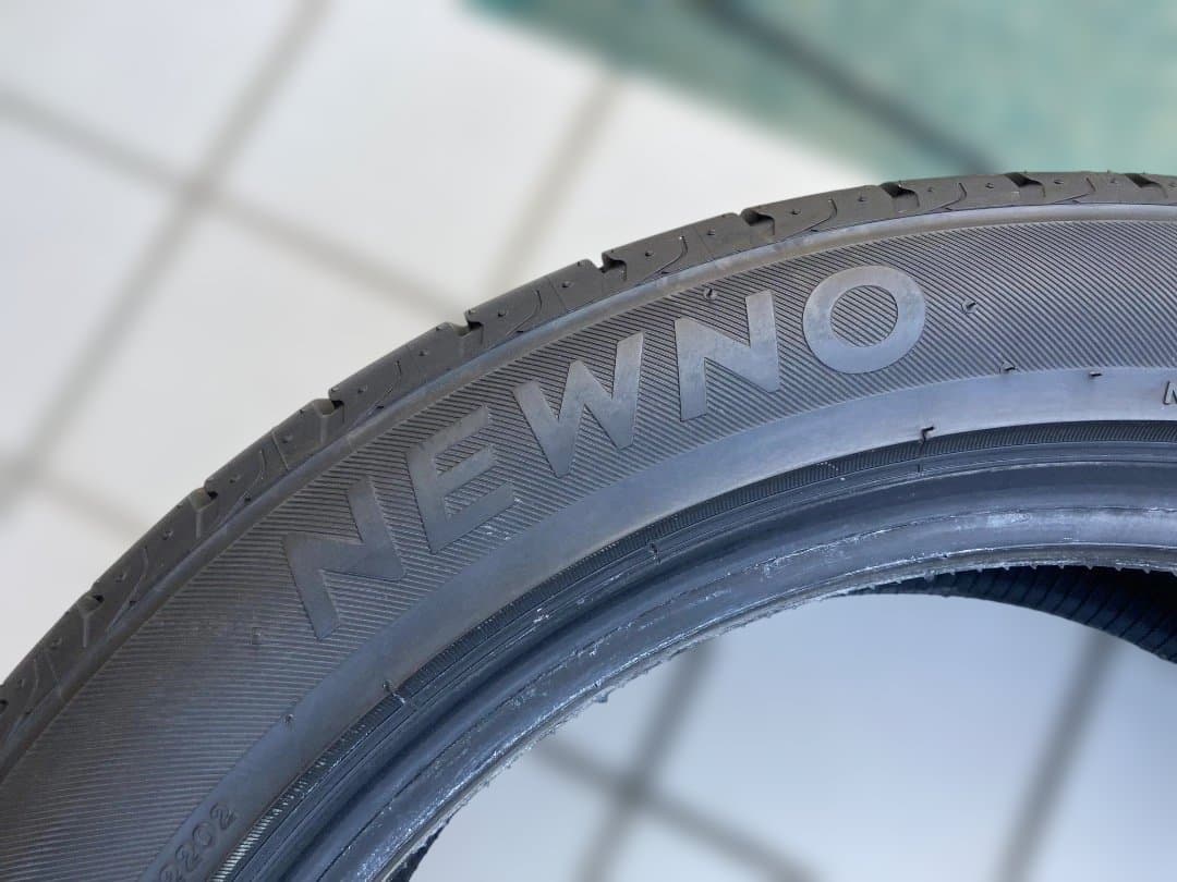 ①ブリヂストン NEWNO 215/50R17 タイヤ２本