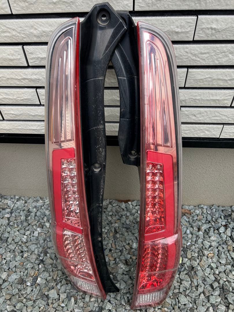 LA100S ムーブカスタム　LEDテール　テールランプ