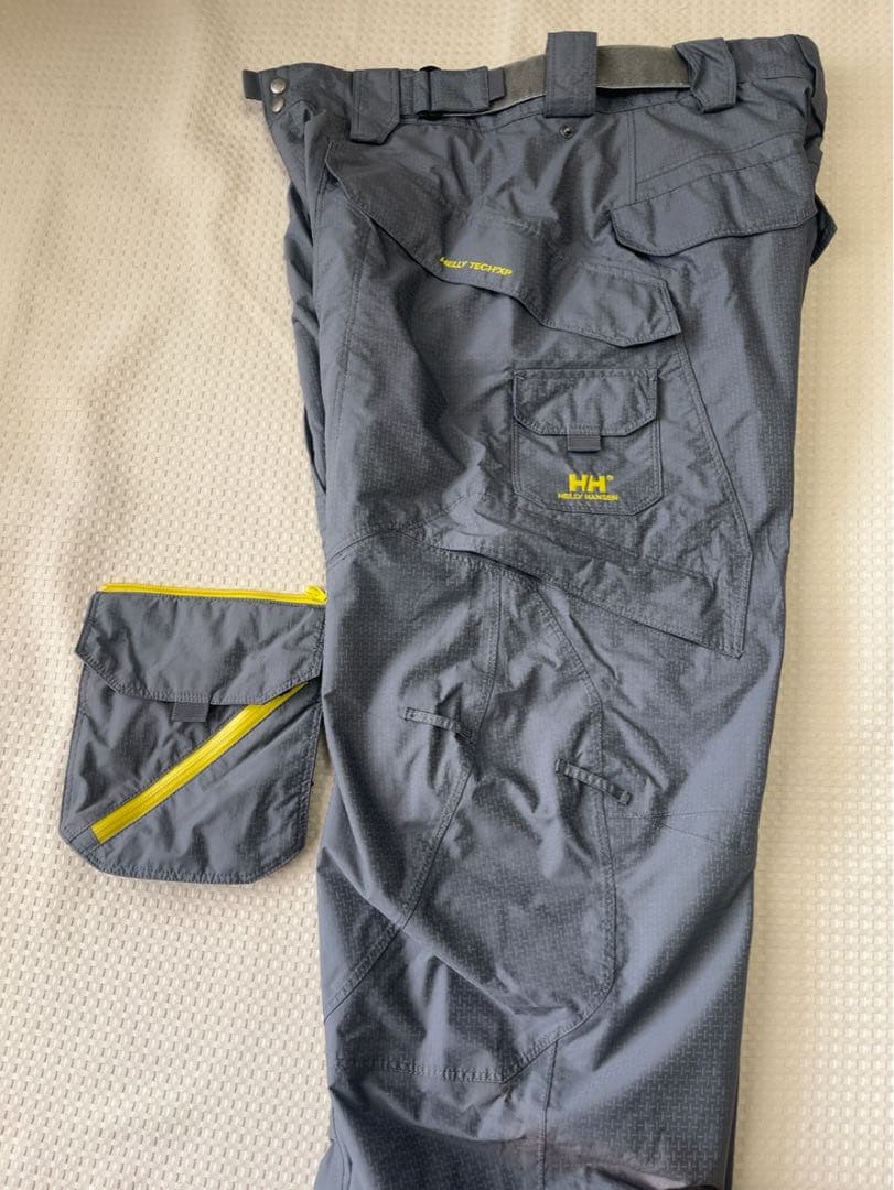 値下　ヘリーハンセン HELLY TEACH　スノボ、スキーパンツ　LL 状態良