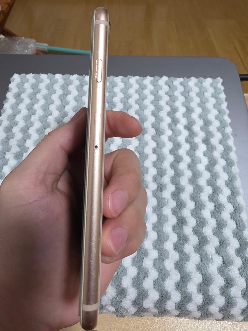 スマートフォン本体 Apple iPhone 8, 64GB, Gold, Battery 88%