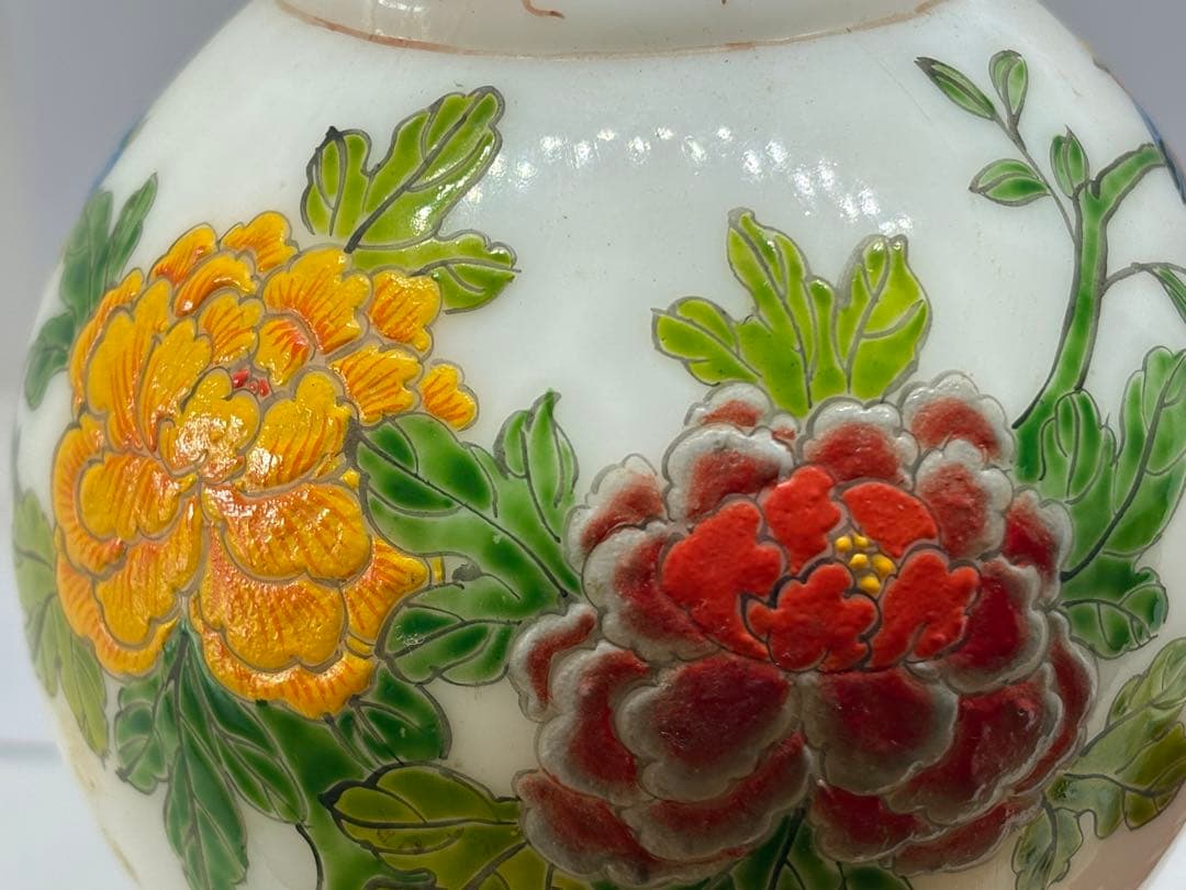 花柄陶器の壺