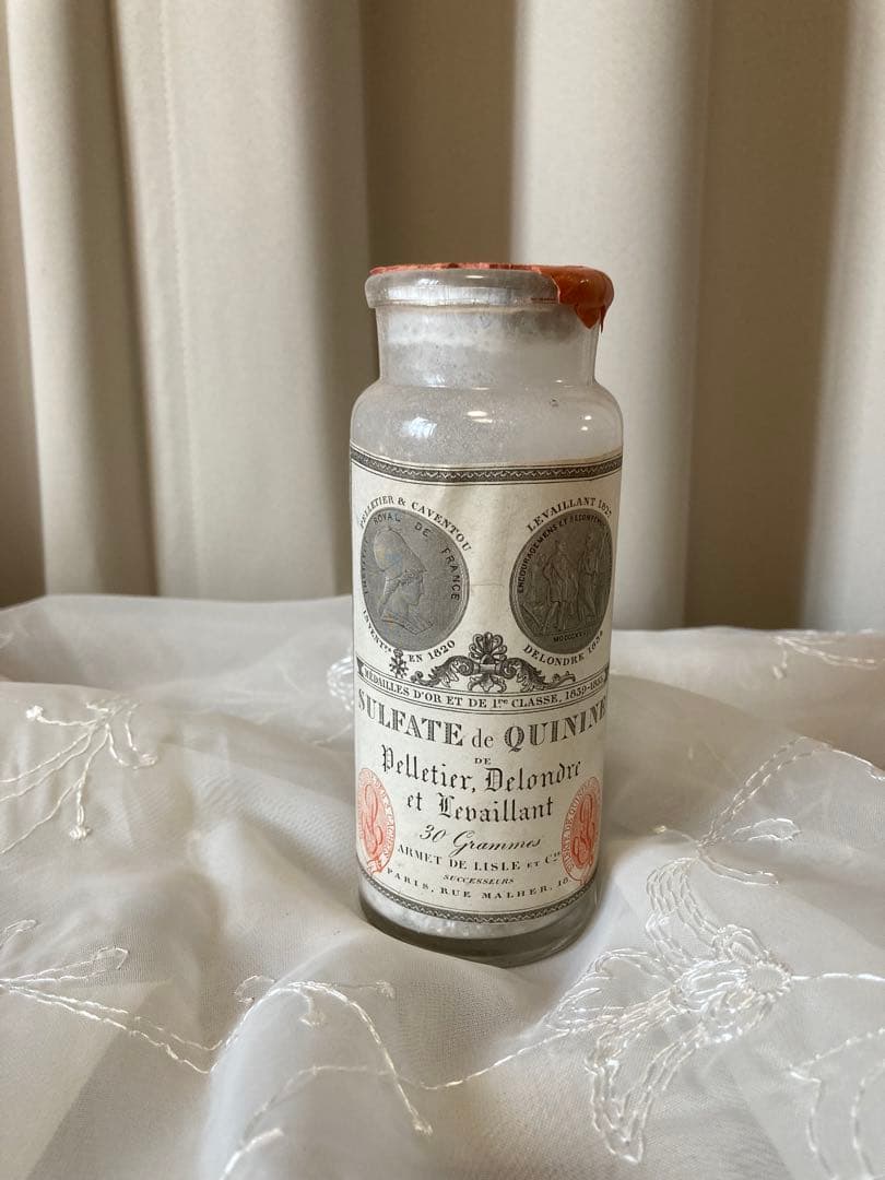 フランス アンティーク 薬のガラスボトル 紙ラベル 未開封品 ガラス瓶PARIS