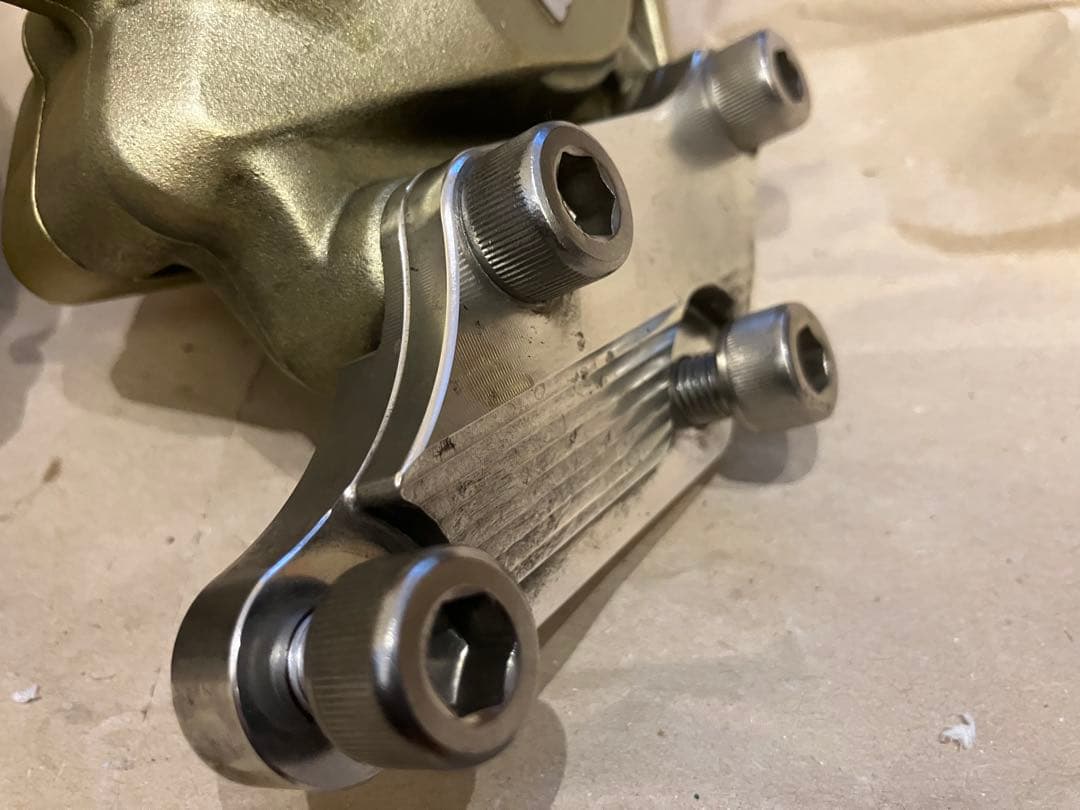 ハーレー　Brembo ブレーキキャリパー