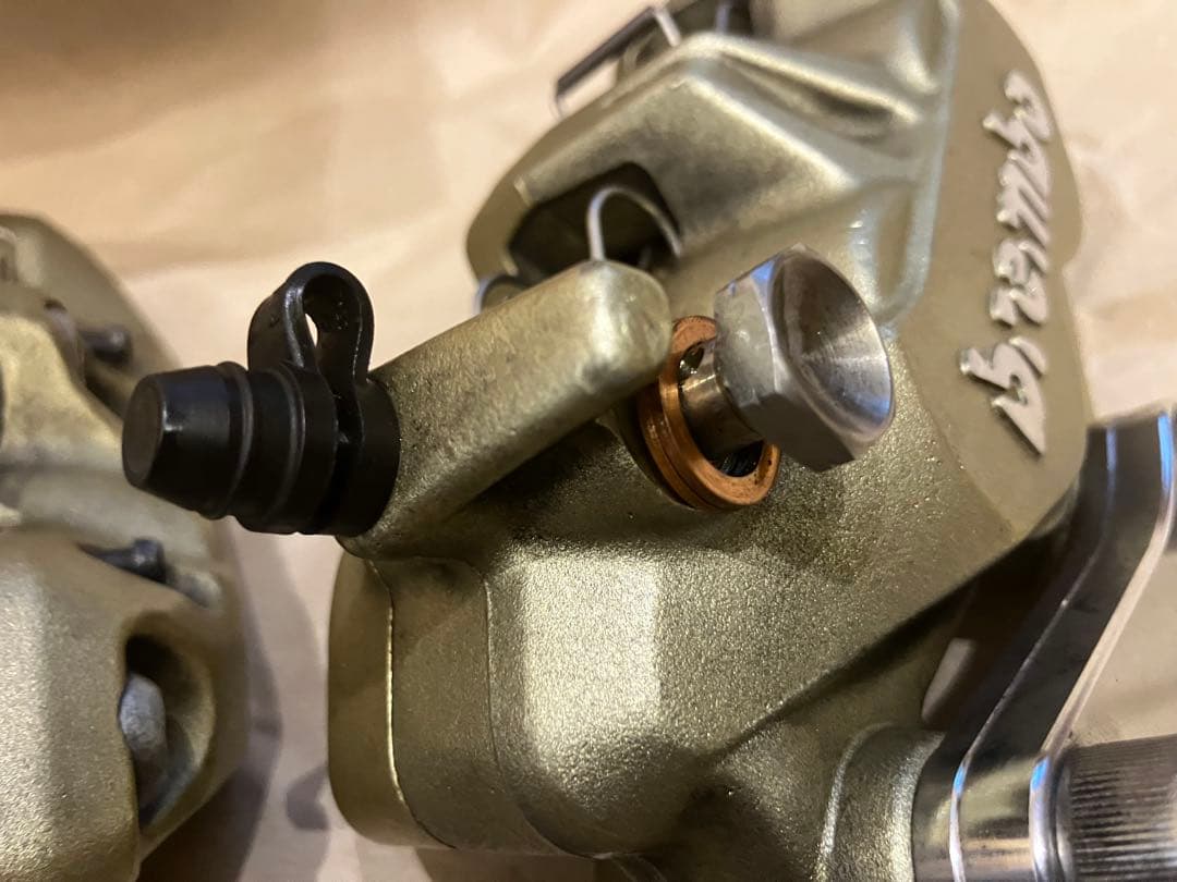 ハーレー　Brembo ブレーキキャリパー