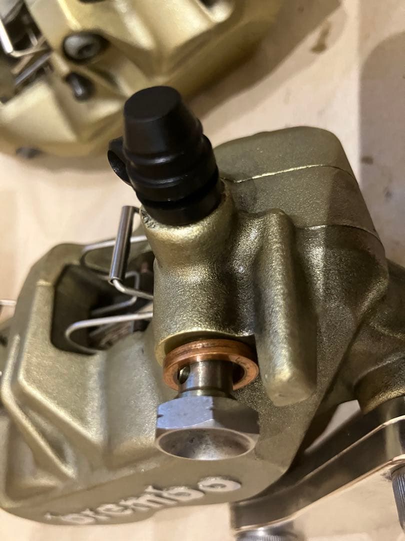 ハーレー　Brembo ブレーキキャリパー