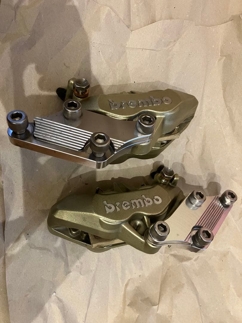 ハーレー　Brembo ブレーキキャリパー