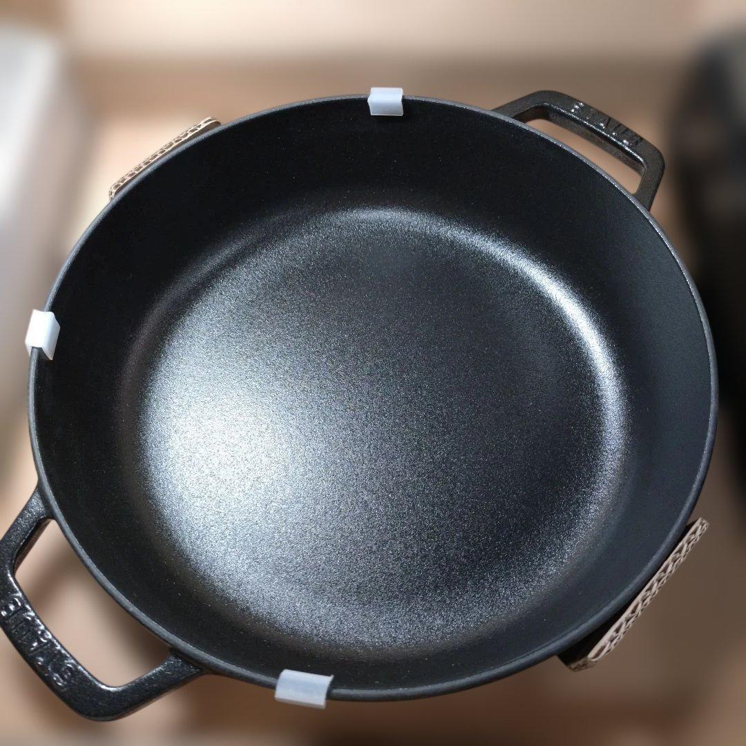 staub ストウブ 「 ブレイザー ソテーパン ブラック 26cm 」