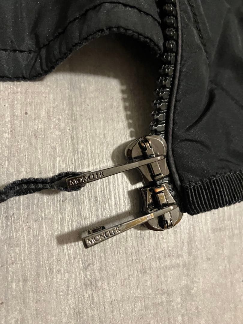 Moncler モンクレール　ナイロンフリルのついたニットとダウンのカーディガン