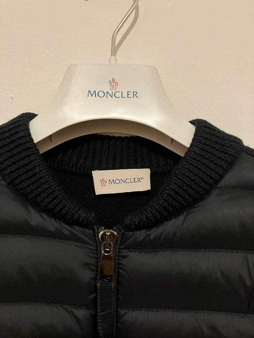 Moncler モンクレール　ナイロンフリルのついたニットとダウンのカーディガン