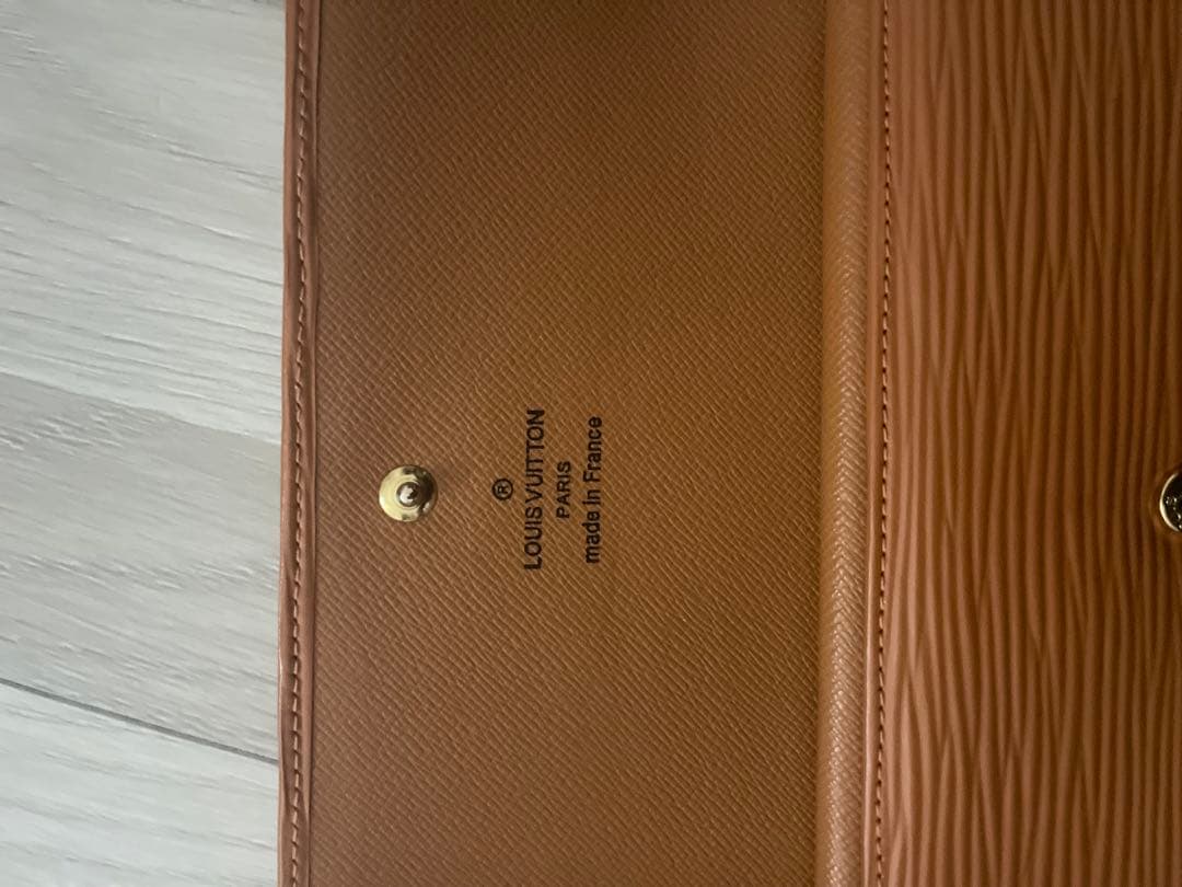 LOUIS VUITTON 男女雇用 長財布