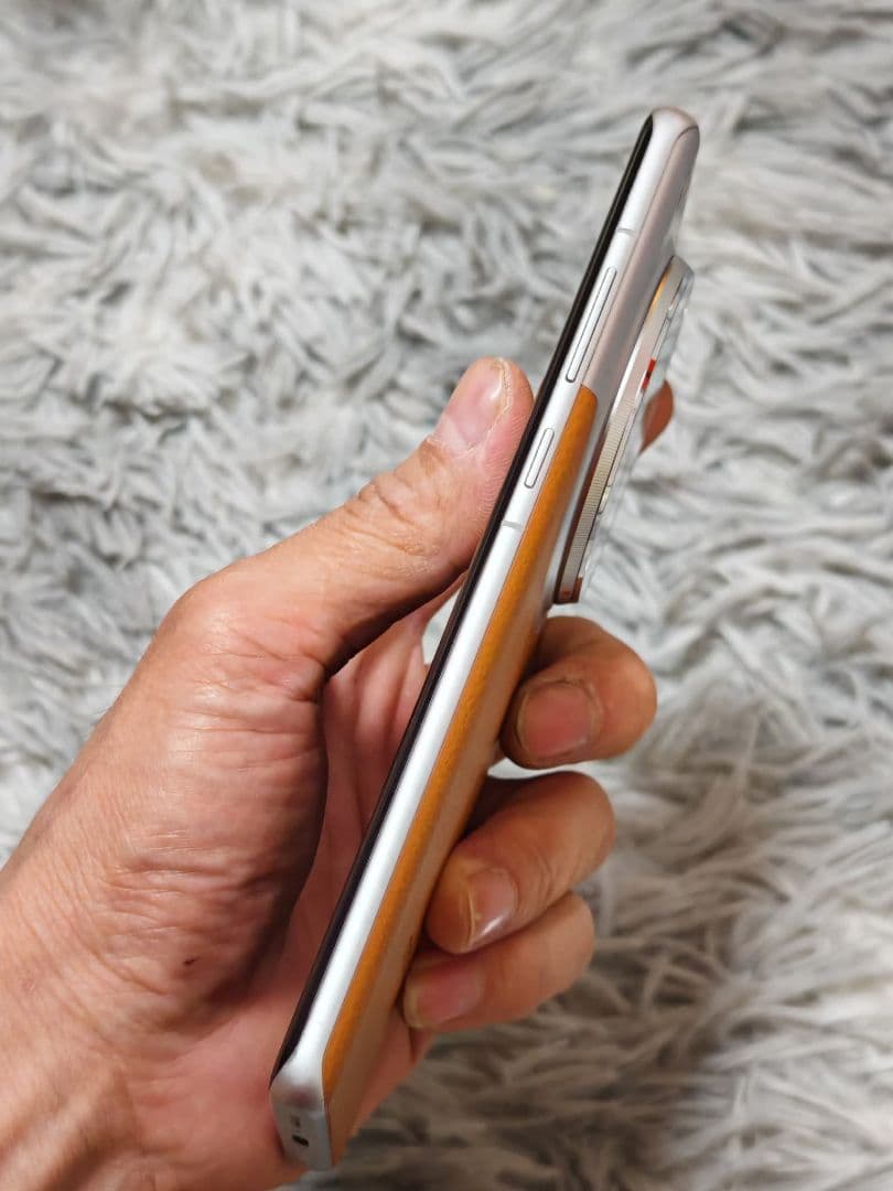スマートフォン本体 OPPO Find X7 ultra 16/512gb