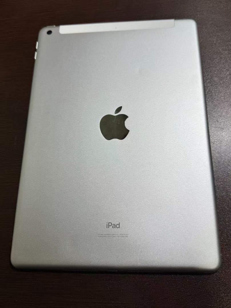 iPad 8世代 128GB Wi-Fi+cellular SIMフリー