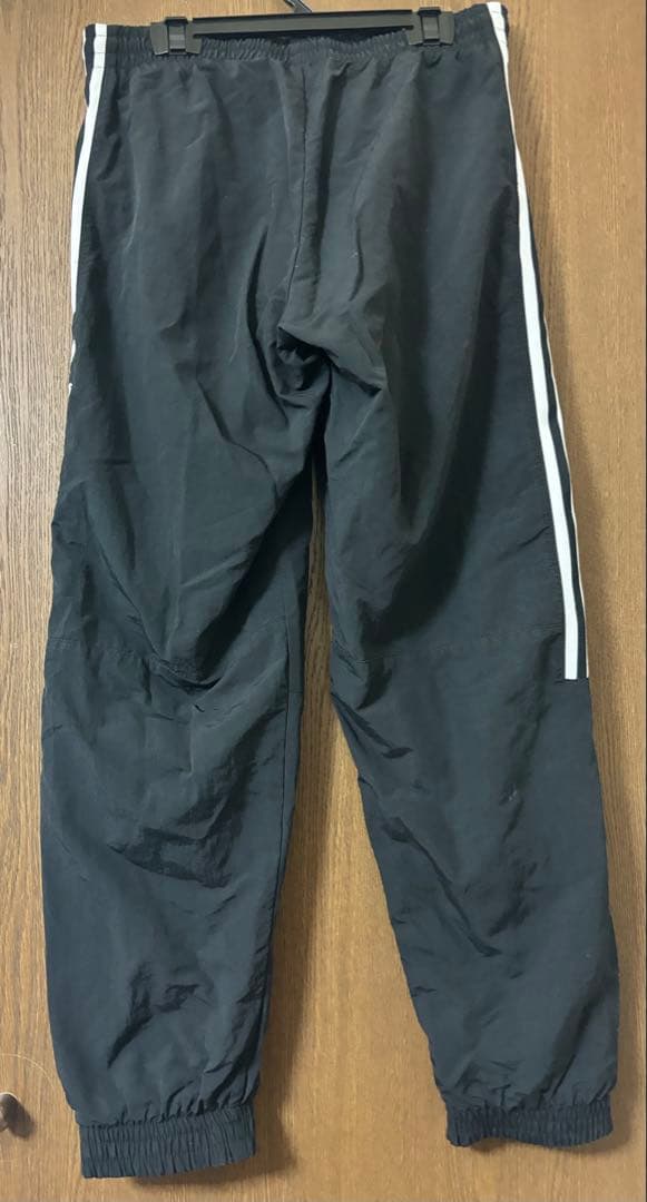adidas originalsアディダスオリジナルスデカロゴセットアップ黒/白