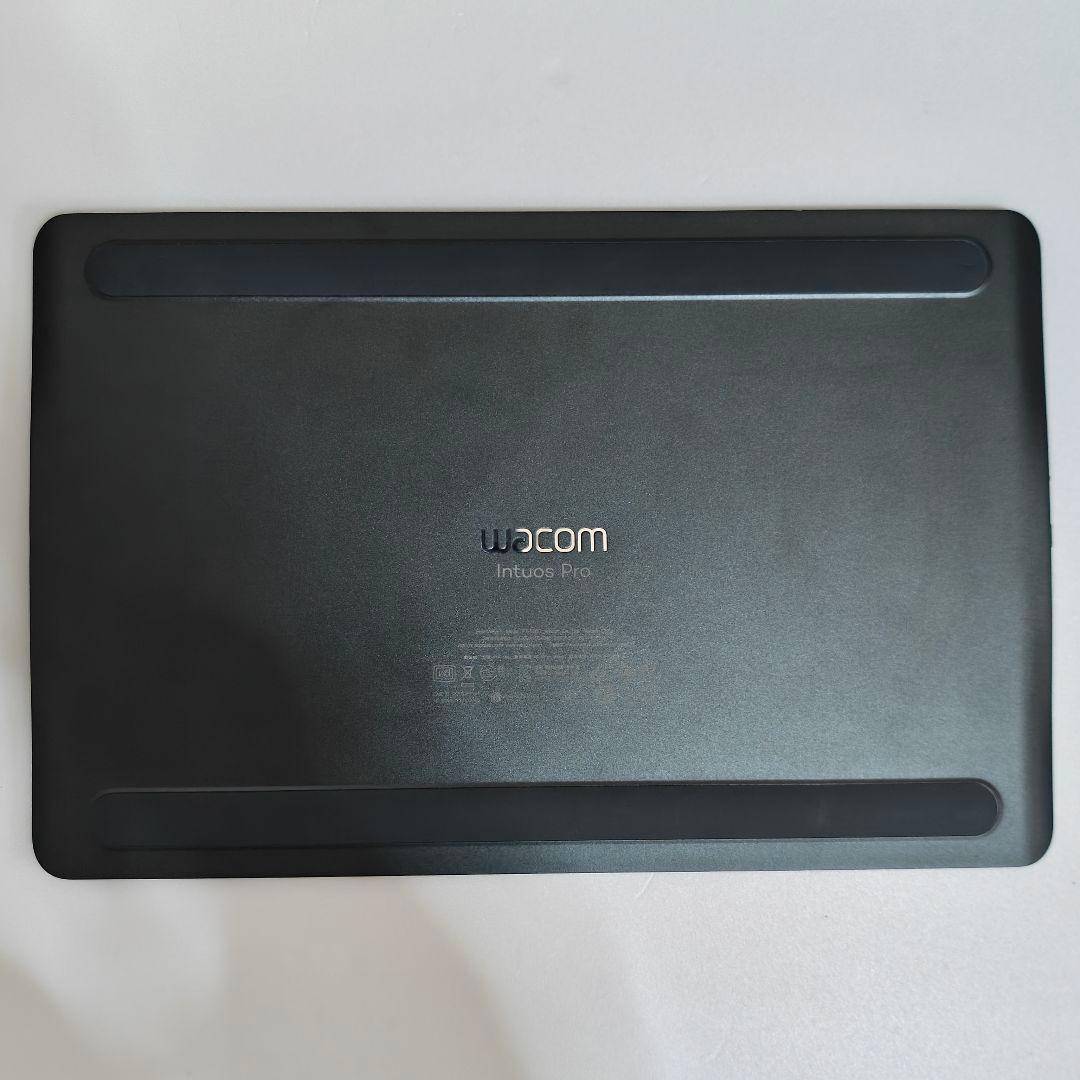 【ケース付き•替芯完備】Wacom Intuos Pro ペンタブレット 本体