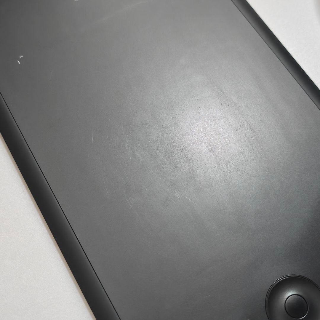 【ケース付き•替芯完備】Wacom Intuos Pro ペンタブレット 本体