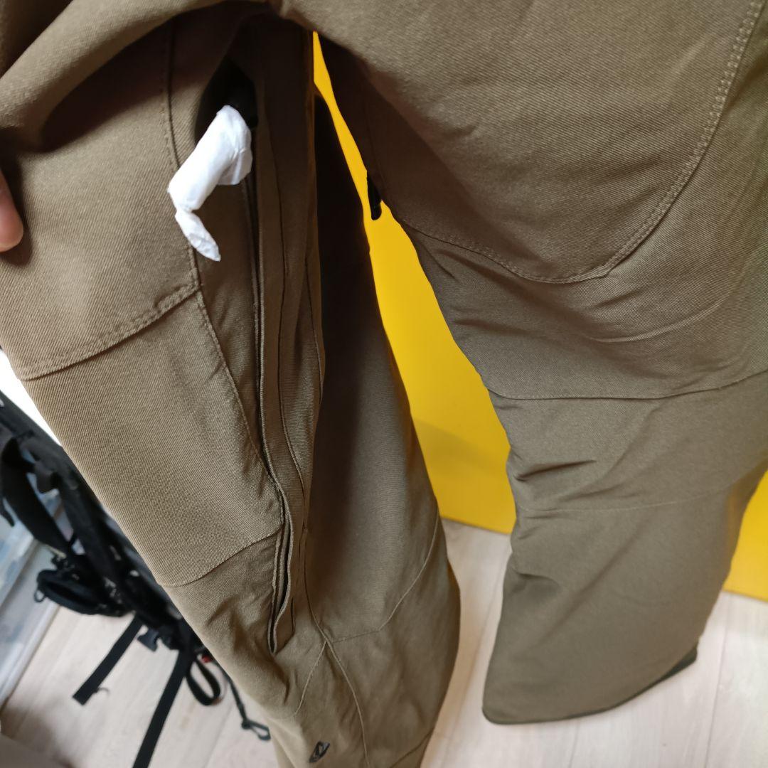 スノーボード　ボルコム　ビブパンツ　ダークブラウン　Lサイズ　新品