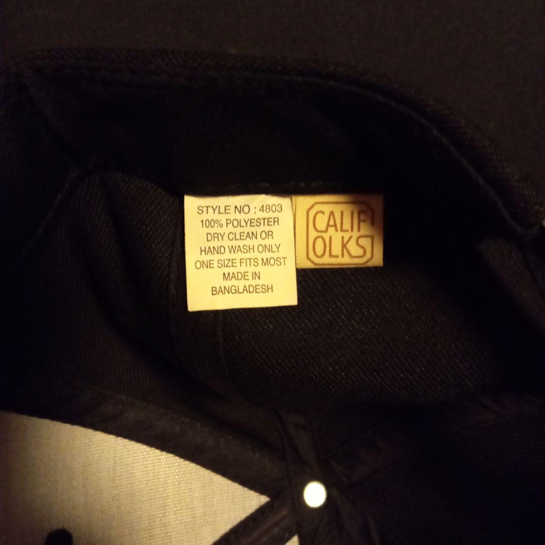 CALIFOLKS CA ロゴスナップバックキャップ　ブラック