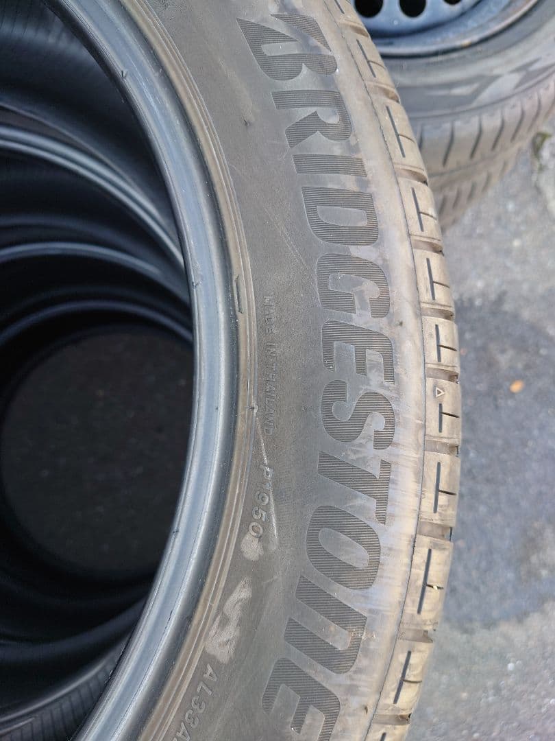 タイヤ　225/50R18 ２本セット