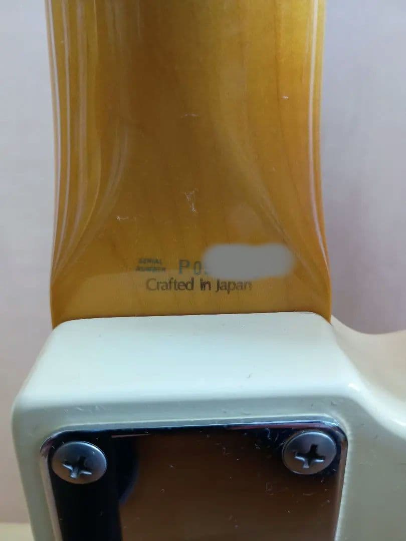 Fender Precision Bass アイボリー