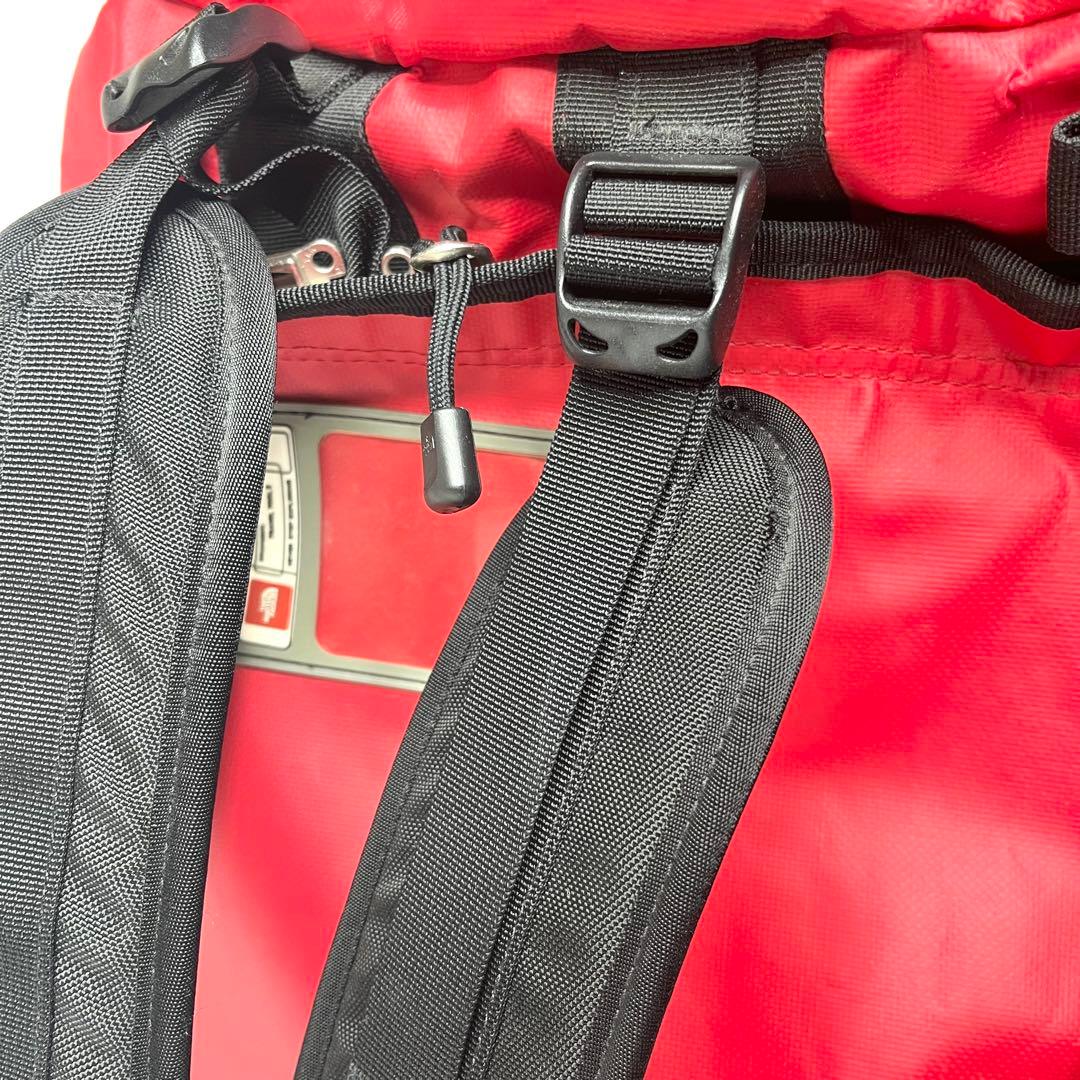 【美品】 ザノースフェイス ベースキャンプ ダッフルバッグ 大容量 レッド M