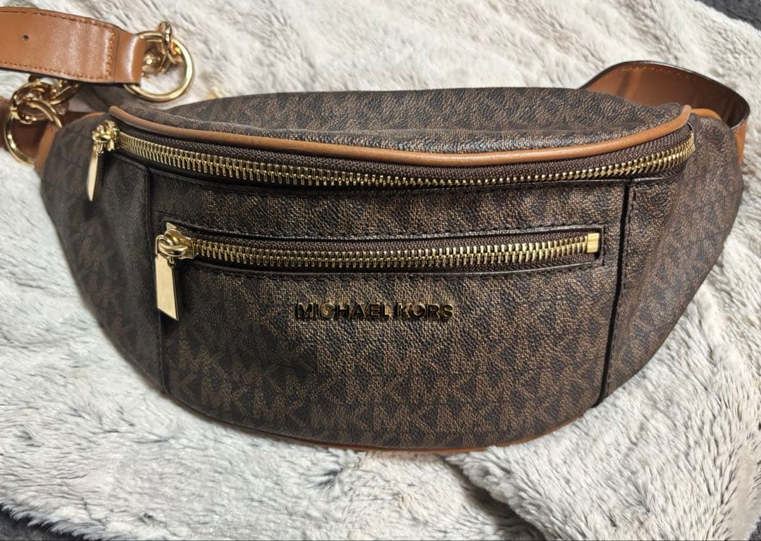 【美品】MICHEAL KORS ボディバッグ ブラウン