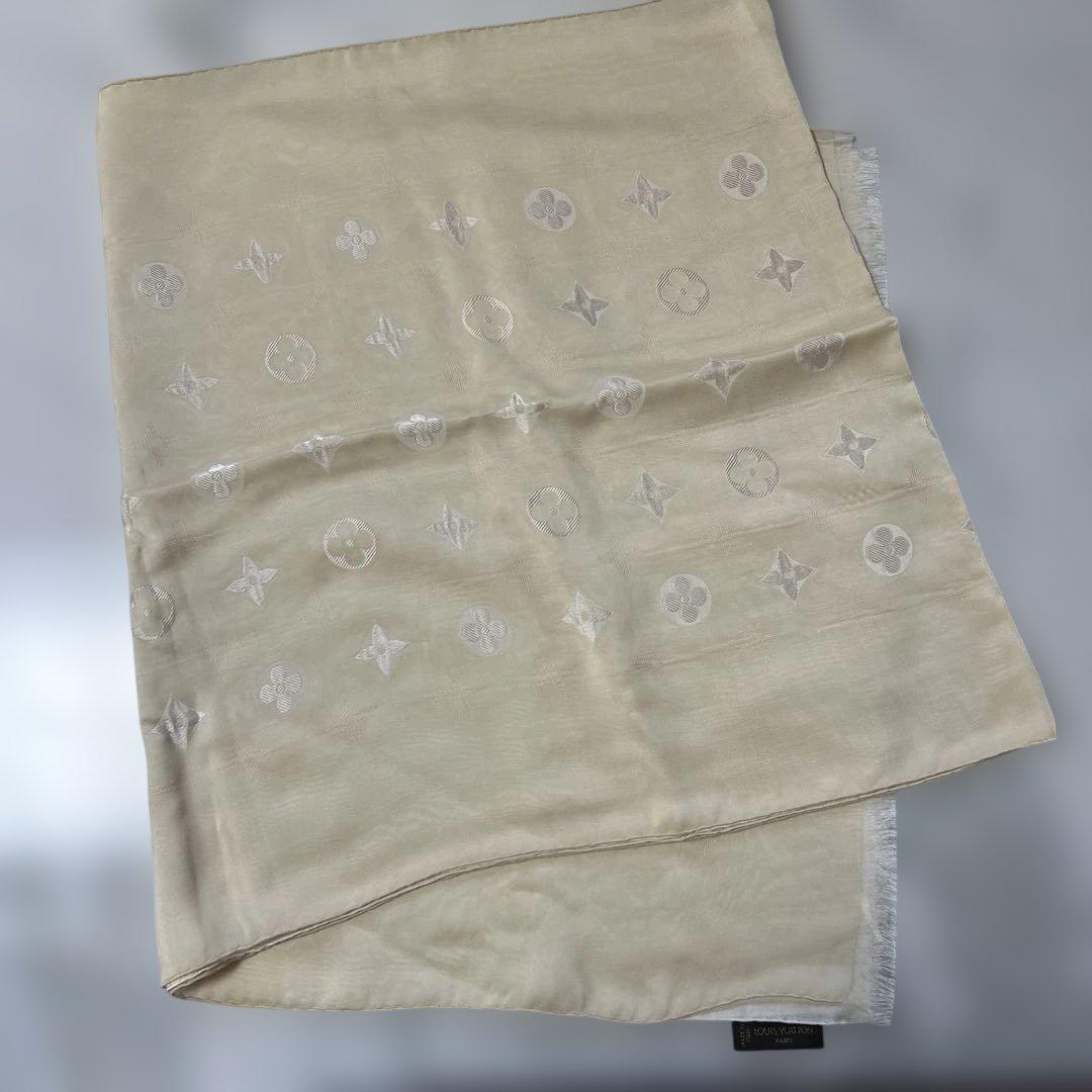 LOUIS VUITTON シルクストール クリーム色
