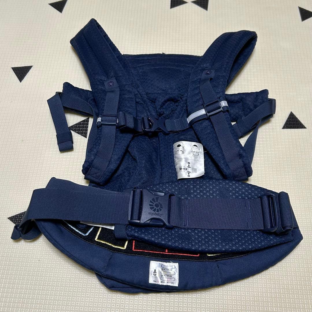 【美品】エルゴベビー オムニ ブリーズ ポーチ付 ミッドナイトブルー