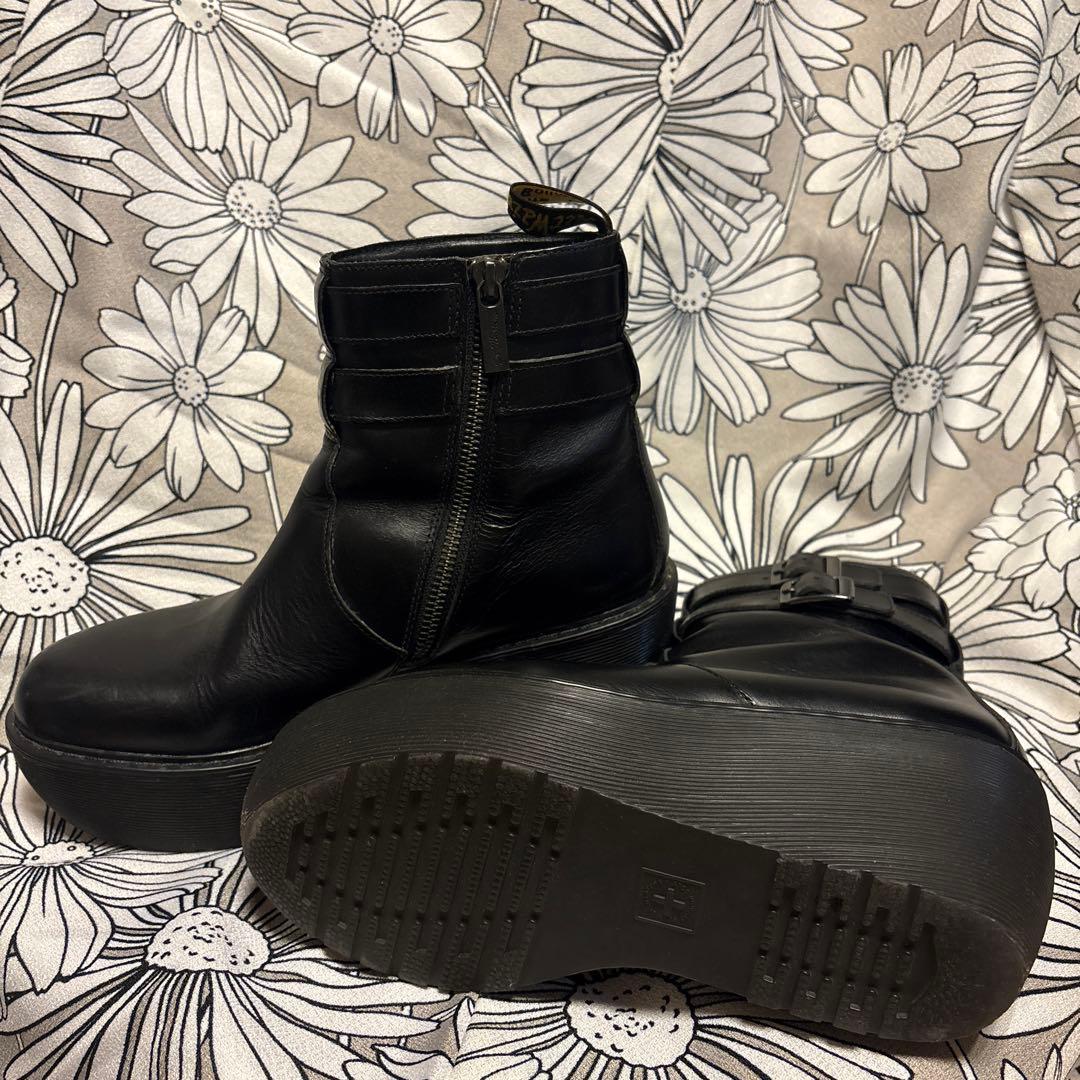 Dr. Martens ブラックウェッジ38