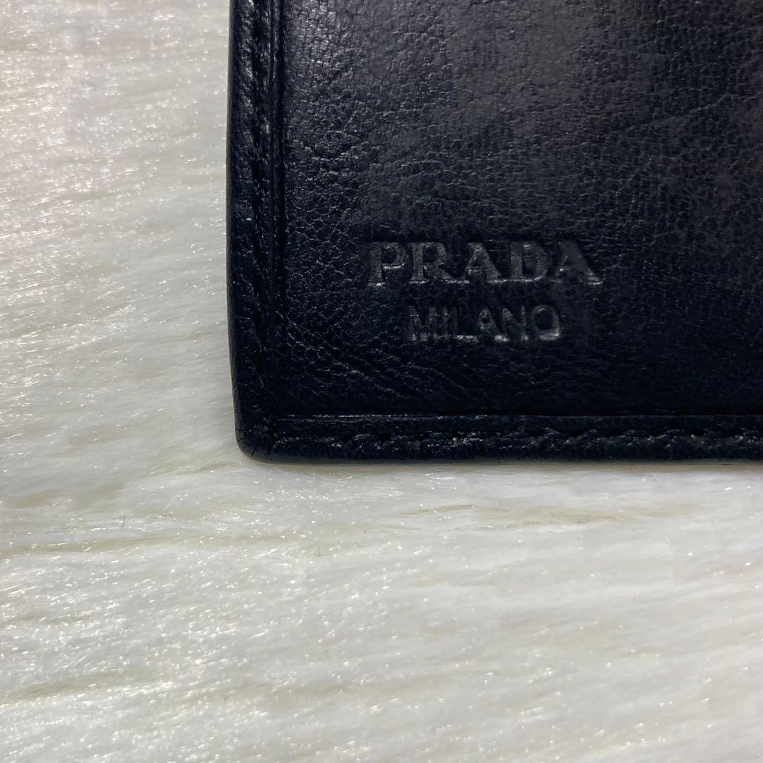 早い者勝ち　PRADA プラダ　二つ折り　三つ折り　財布　コンパクト　黒　レザー