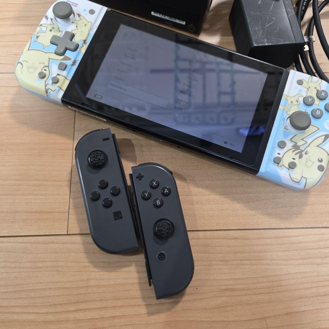 Nintendo Switch 本体 ブラック初期化済ピカチュウコントローラー付