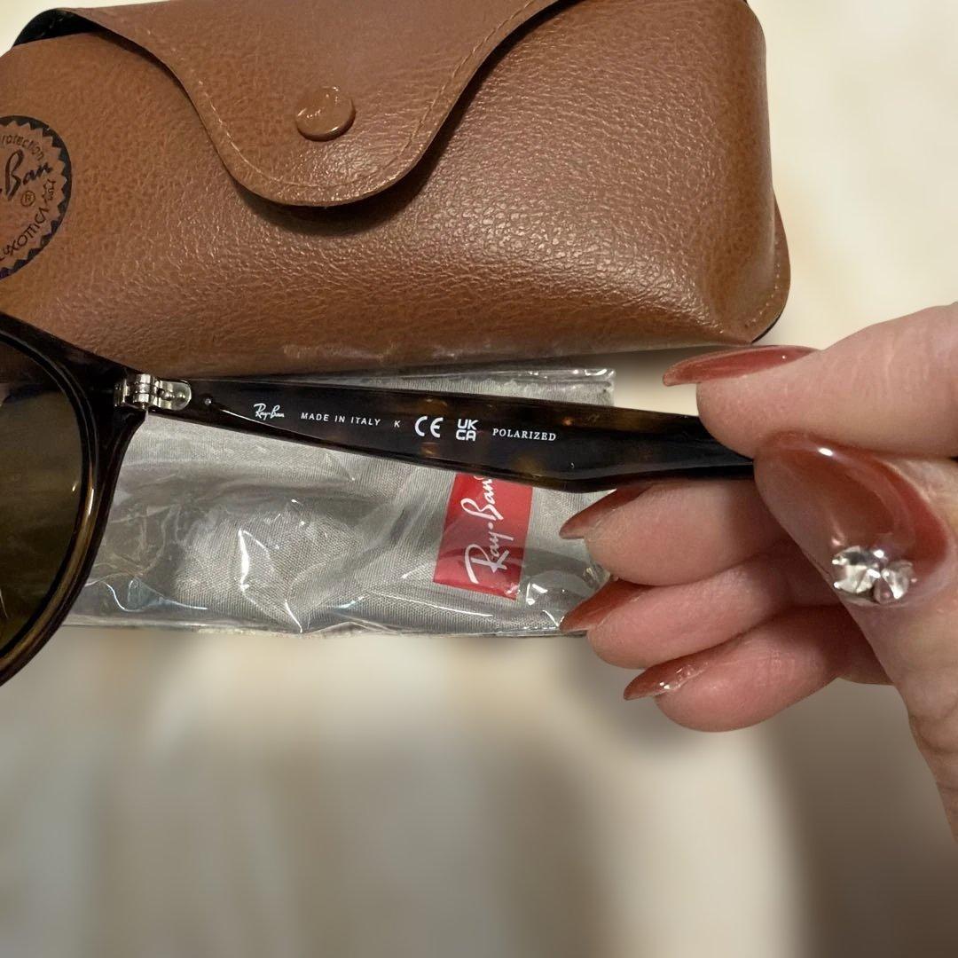 Ray-Ban RB 4305-F 偏光サングラス 740/83