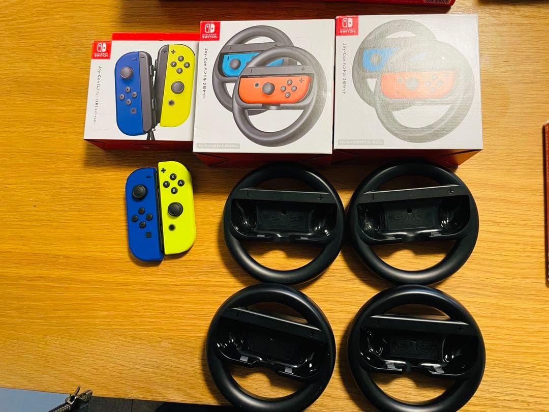 任天堂Switch JOY-CON＋JOY-CONハンドル×4＋ソフト3本セット