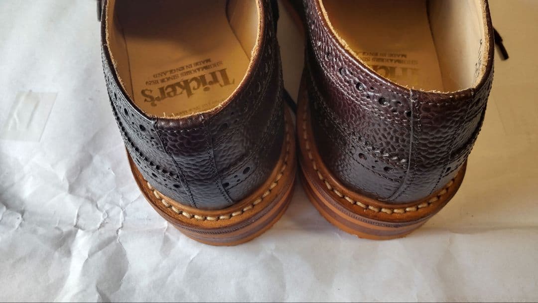 Tricker's ブラウン ブローグシューズ