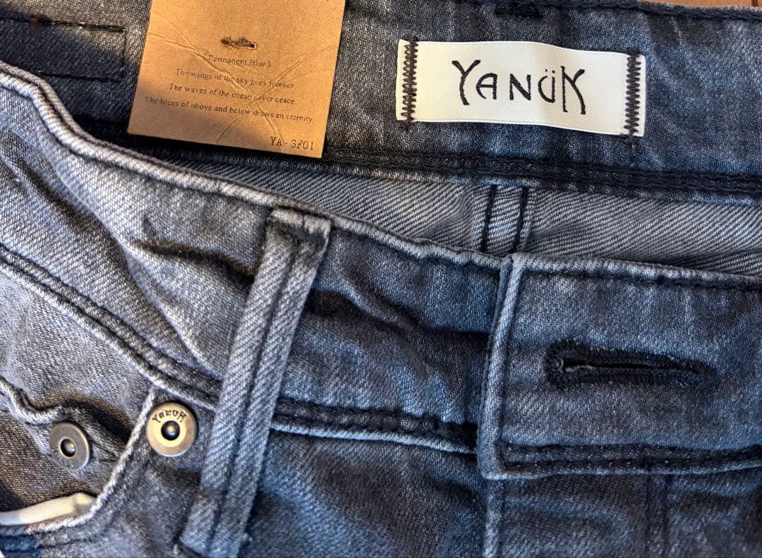 新品タグ付 YANUK ANNETTE 57103019 グレー 23ストレート