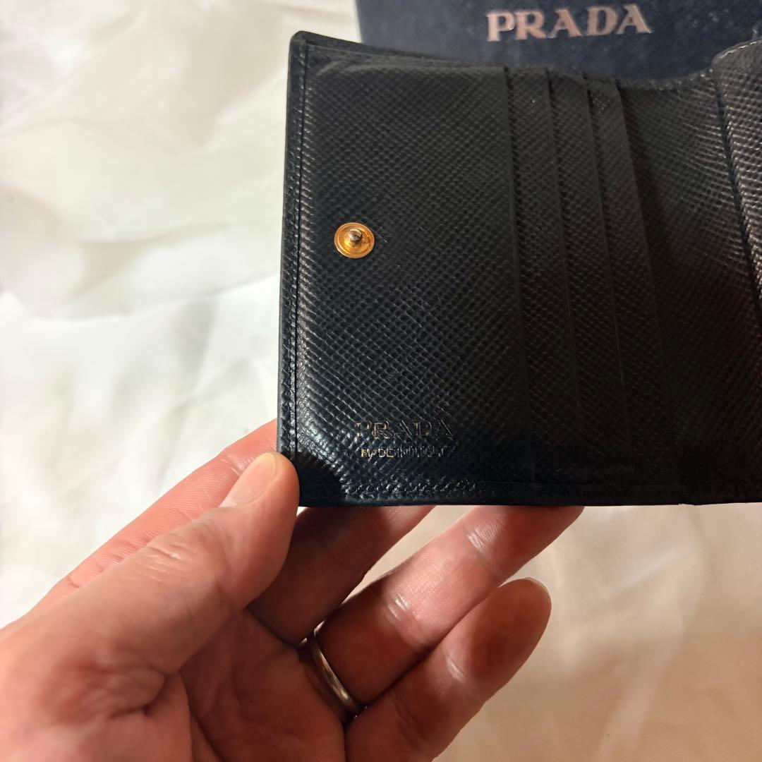 PRADA ブラック　サフィアーノレザー 二つ折り財布 箱付き