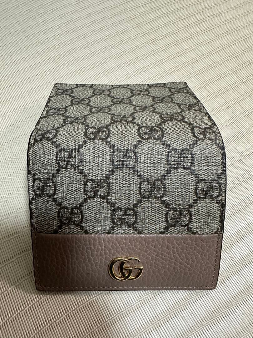 GUCCI 二つ折り財布 レディース　ピンク ベージュ　美品