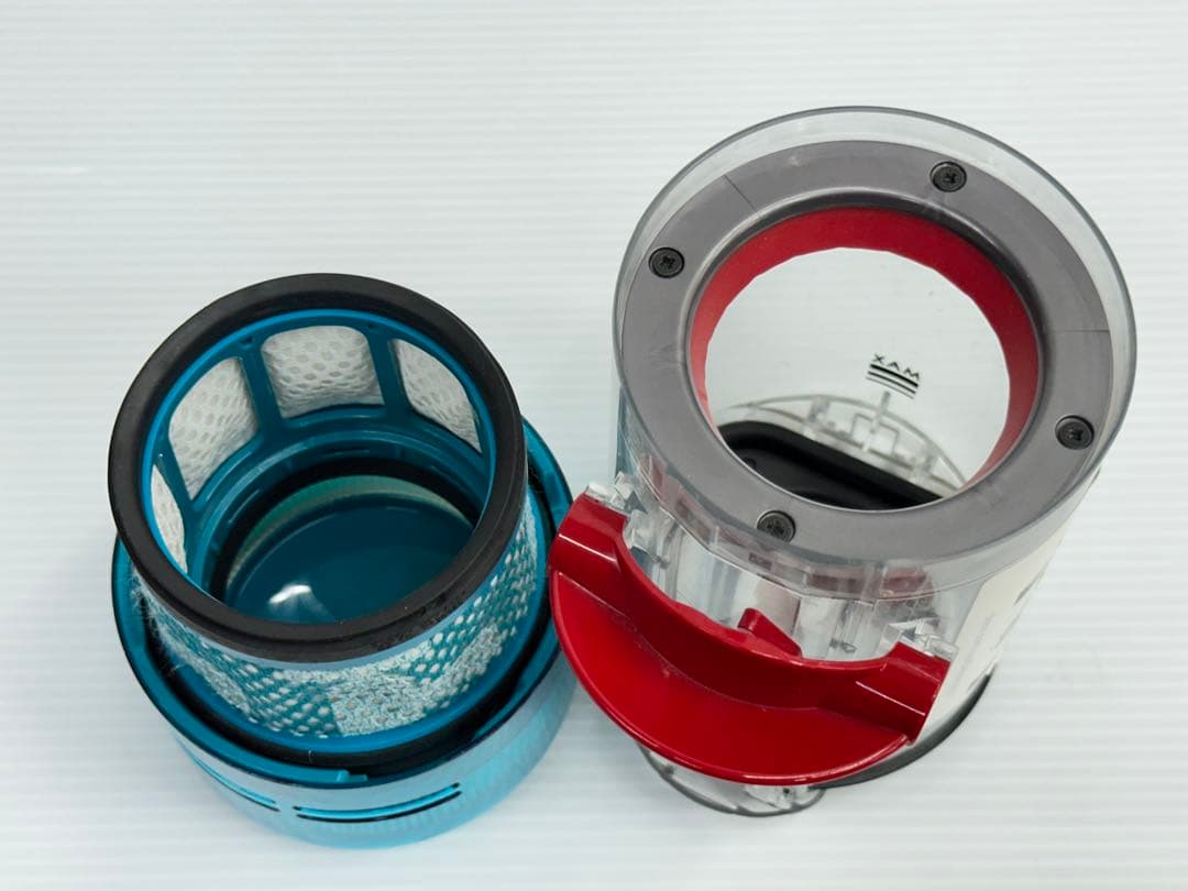 美品　ダイソン掃除機　SV21 SV33 HEPAフィルター　ダストケース　綺麗