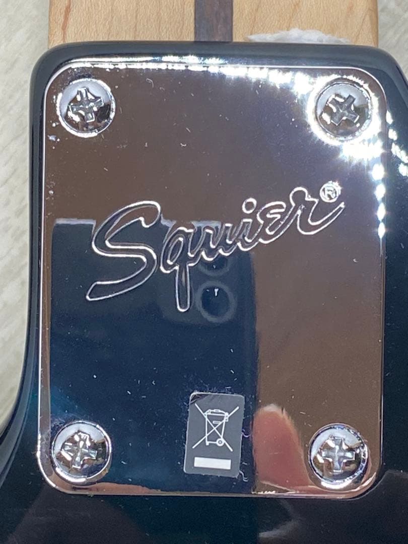 【美品】スクワイヤー Affinity Series エレキギター 黒白