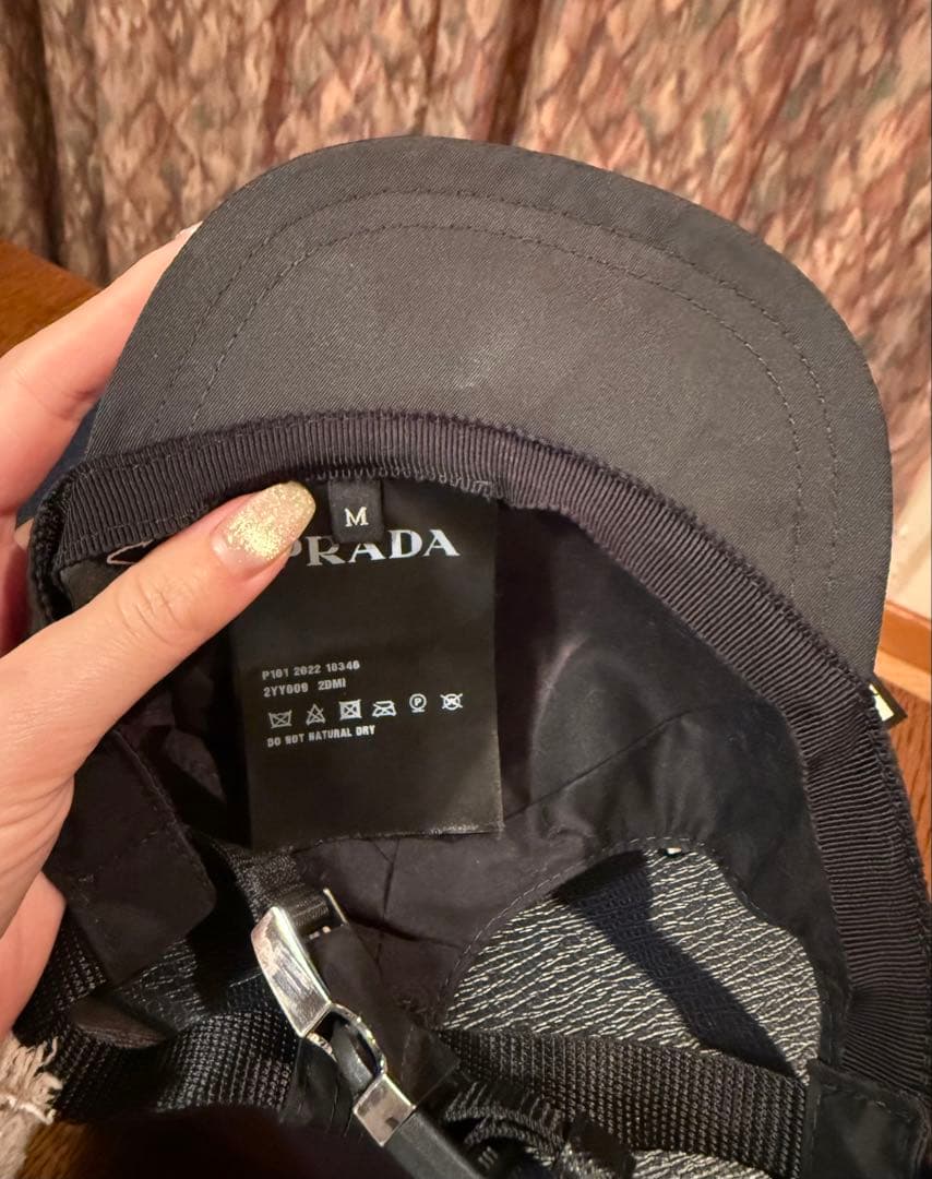 PRADA ブラックナイロンキャップ【犬用 美品】