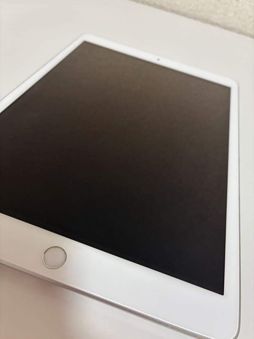 iPad 第7世代 128GB Wi-Fi シルバー 10.2インチ 動作良好